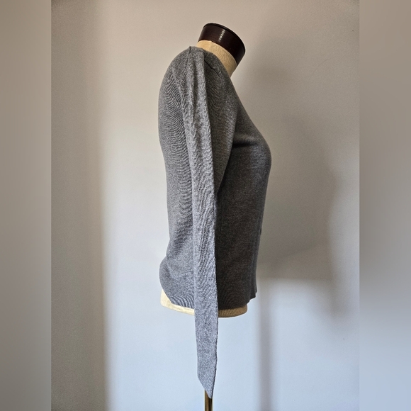 BANANA REPUBLIC Factory Grey Lightweight Pug Sweater. Size XS - Picture 4 of 10